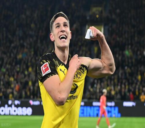 侯煜廖锦涛,同框瞬间,共庆美好时,英雄联盟S14赛季竞猜大厅,英雄联盟S15赛季竞猜大厅,LOL英雄联盟竞猜大厅,LOL英雄联盟竞猜平台