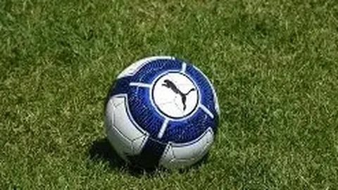 EDG夺冠！创造中国电竞辉煌篇章！