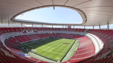 “苏超豪门传奇对决：流浪者足球俱乐部迎战阿伯丁！”